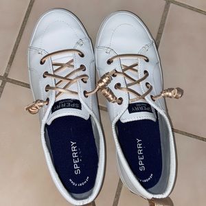 Sperrys tenis shoes